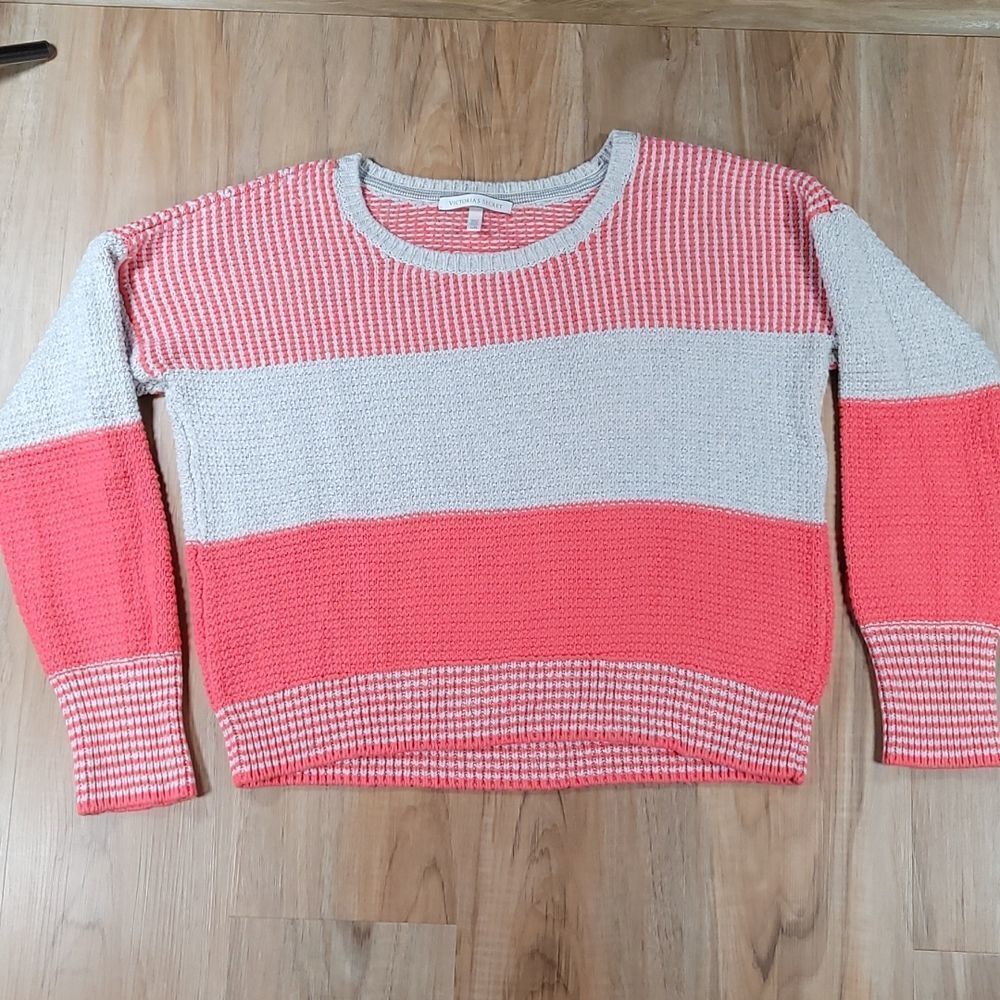 🔹️Victoria's Secret Coral Heavyweight Knit Cropped Sweater Large